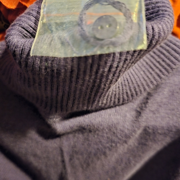 Miley Cyrus Azzari Purple Crop Turteneck Short sleeve sweater Size XS - Picture 4 of 7